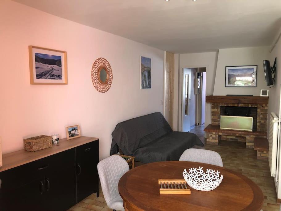 Joli Appartement Avec Terrasse Et Jardin - Vue Sur Montagne Bagnères-de-Bigorre Eksteriør billede